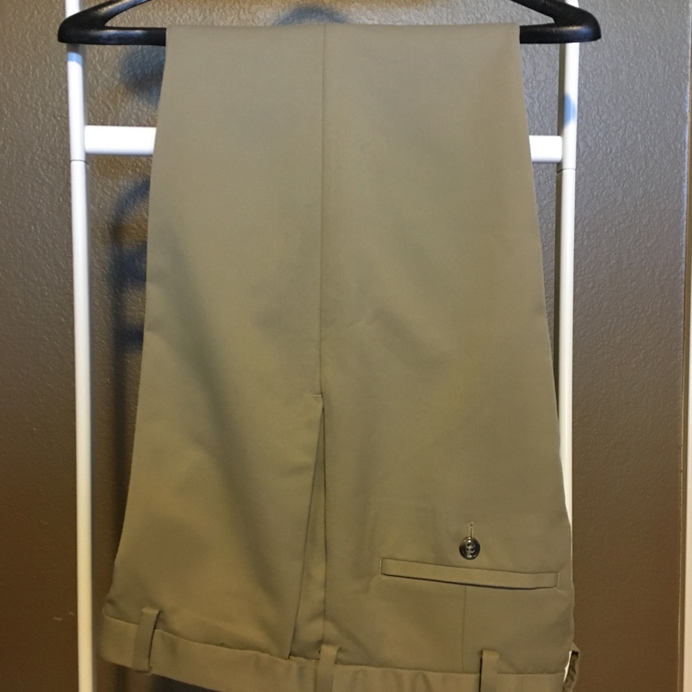 Men's Haggar plain front